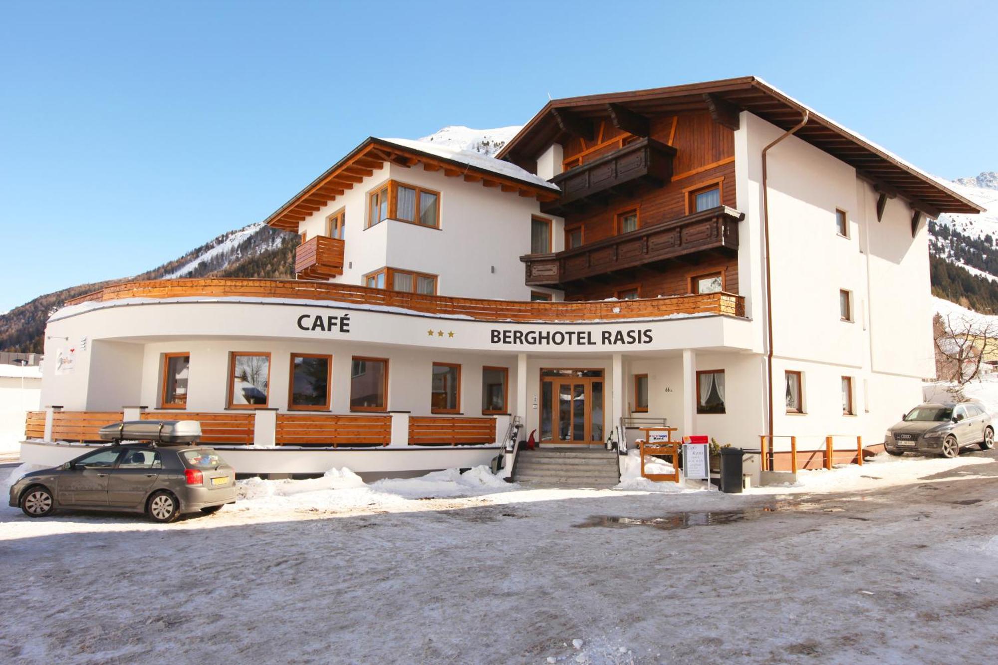 Berghotel Rasis Galtür エクステリア 写真