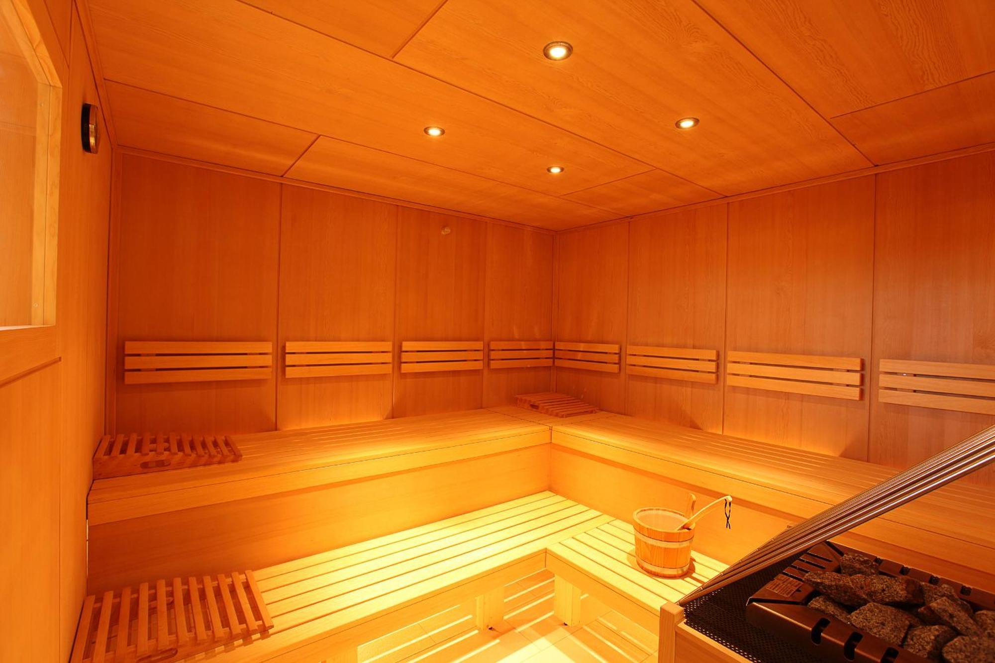 Berghotel Rasis Galtür エクステリア 写真