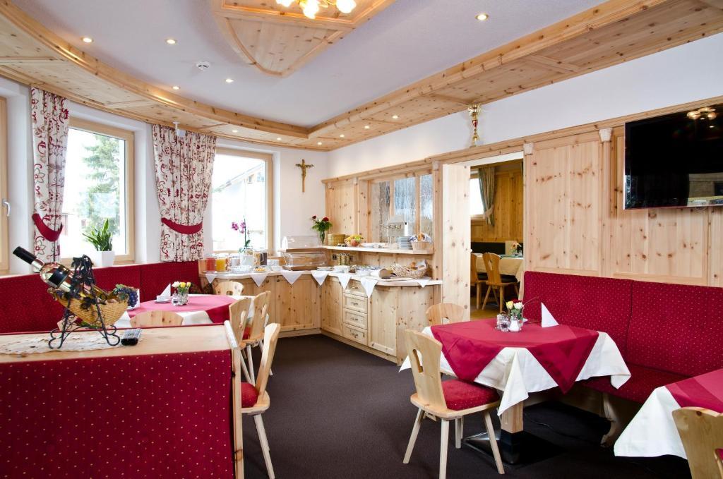 Berghotel Rasis Galtür エクステリア 写真