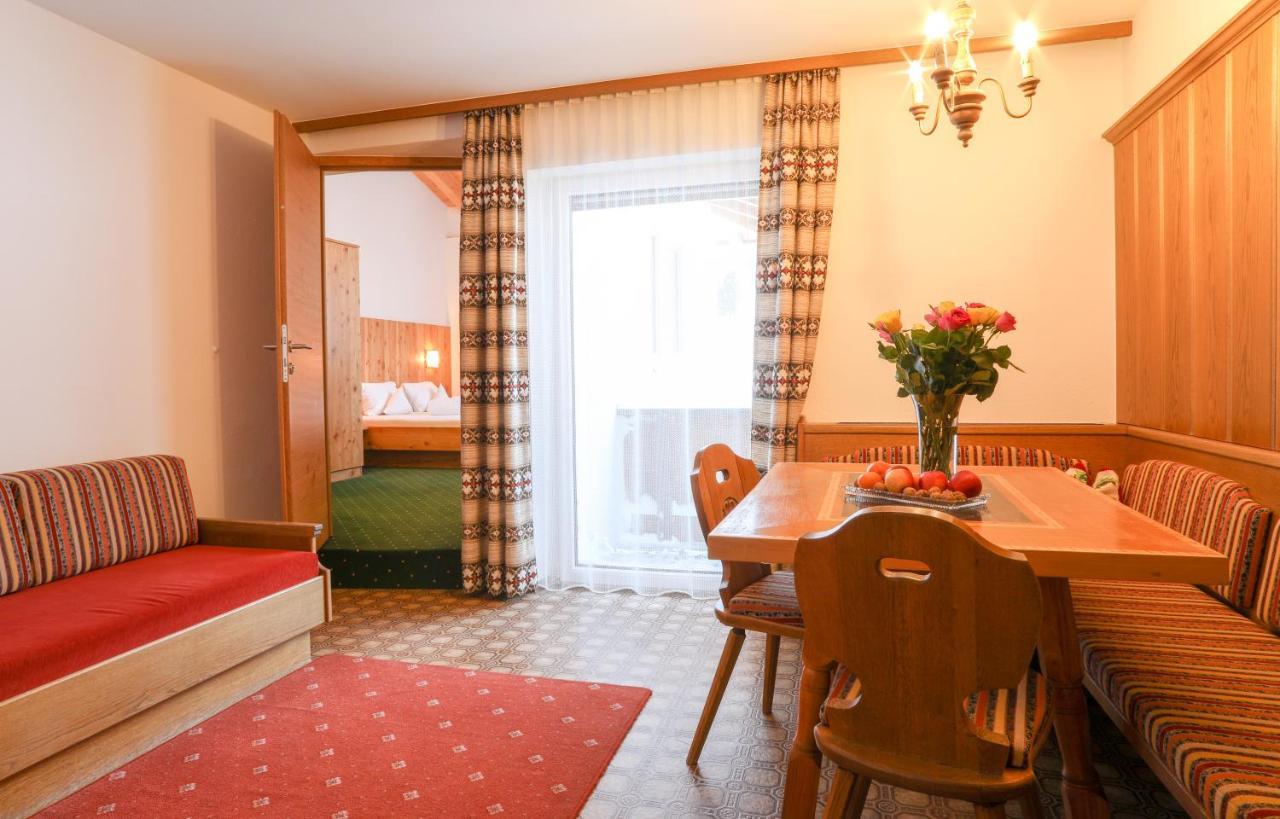 Berghotel Rasis Galtür エクステリア 写真