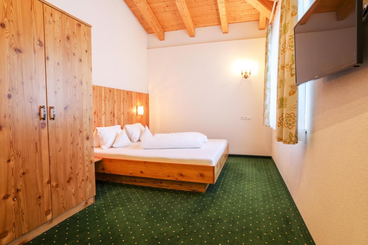 Berghotel Rasis Galtür エクステリア 写真