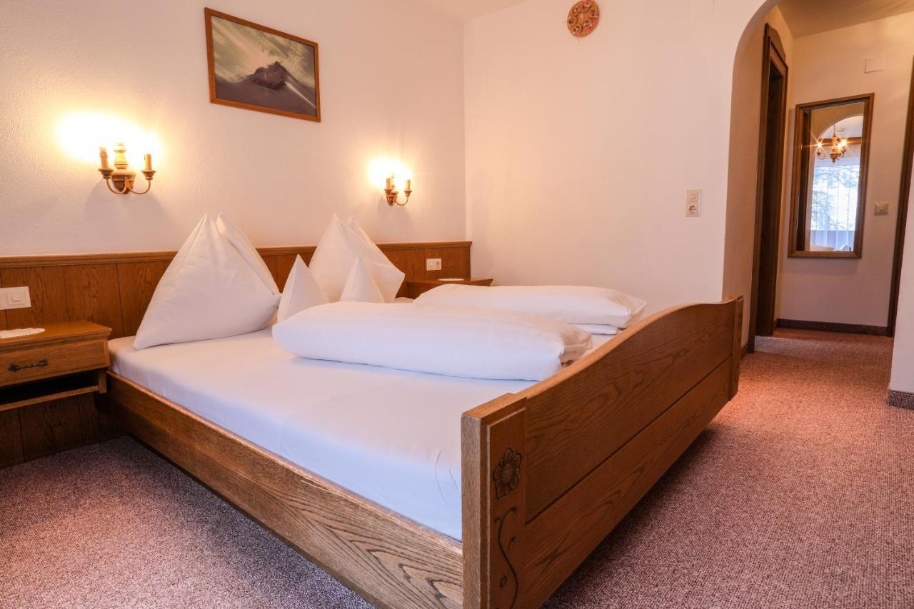 Berghotel Rasis Galtür エクステリア 写真