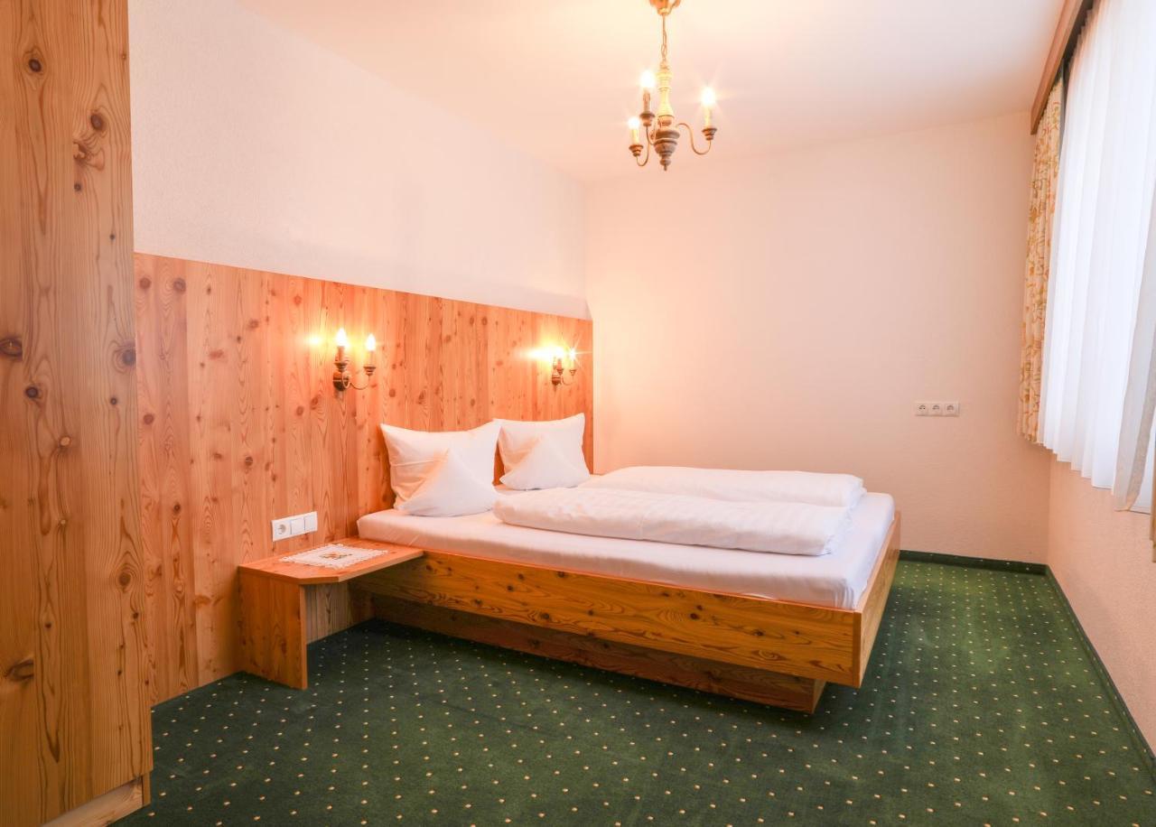 Berghotel Rasis Galtür エクステリア 写真